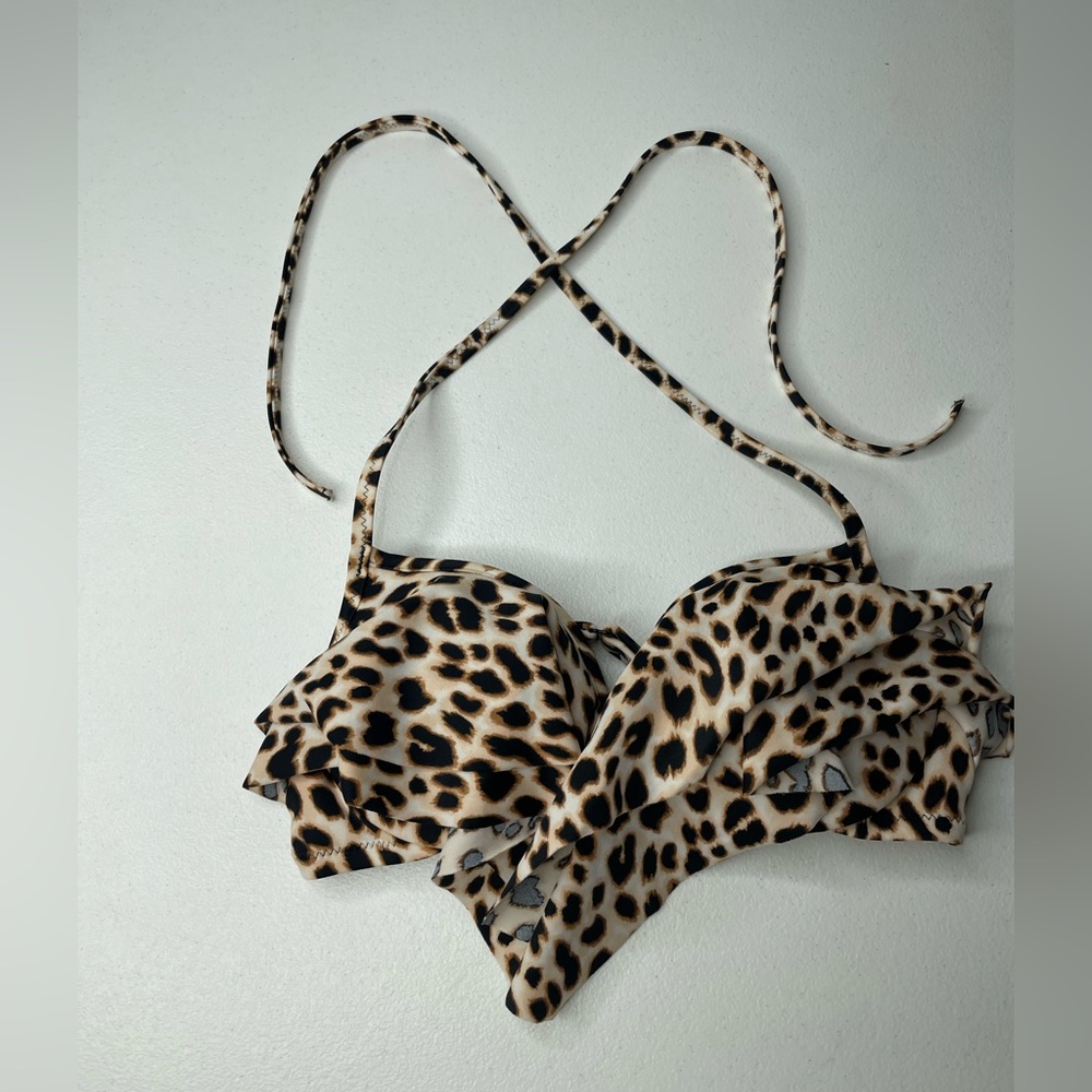 Victoria’s Secret Pink Small Cheetah Print Bikini Swim Top Underwire Ruffle XS.